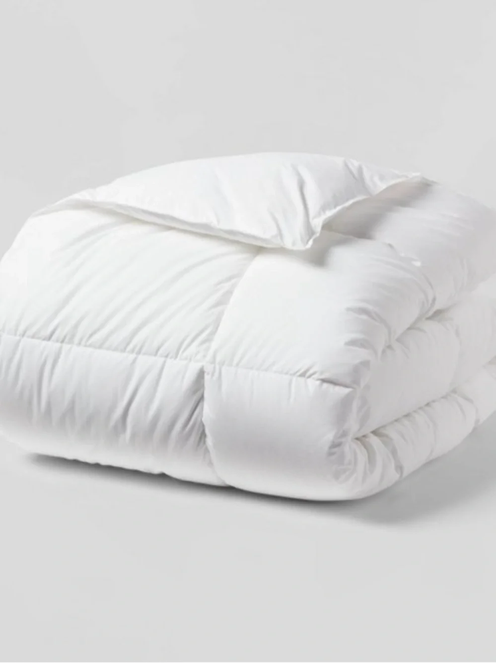 THRESHOLD NWT King/California King All Seasons Performance Down Alt Comforter